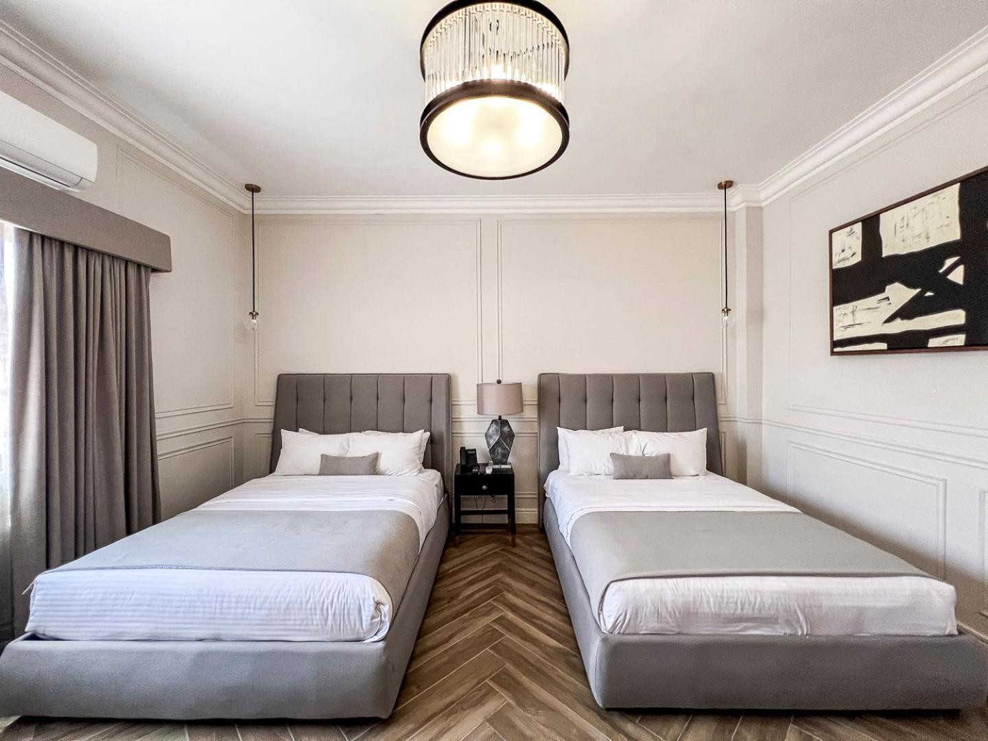Hotel Mansion E Borbon เลออน ภายนอก รูปภาพ