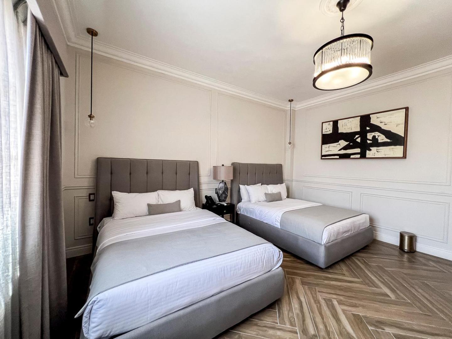 Hotel Mansion E Borbon เลออน ภายนอก รูปภาพ