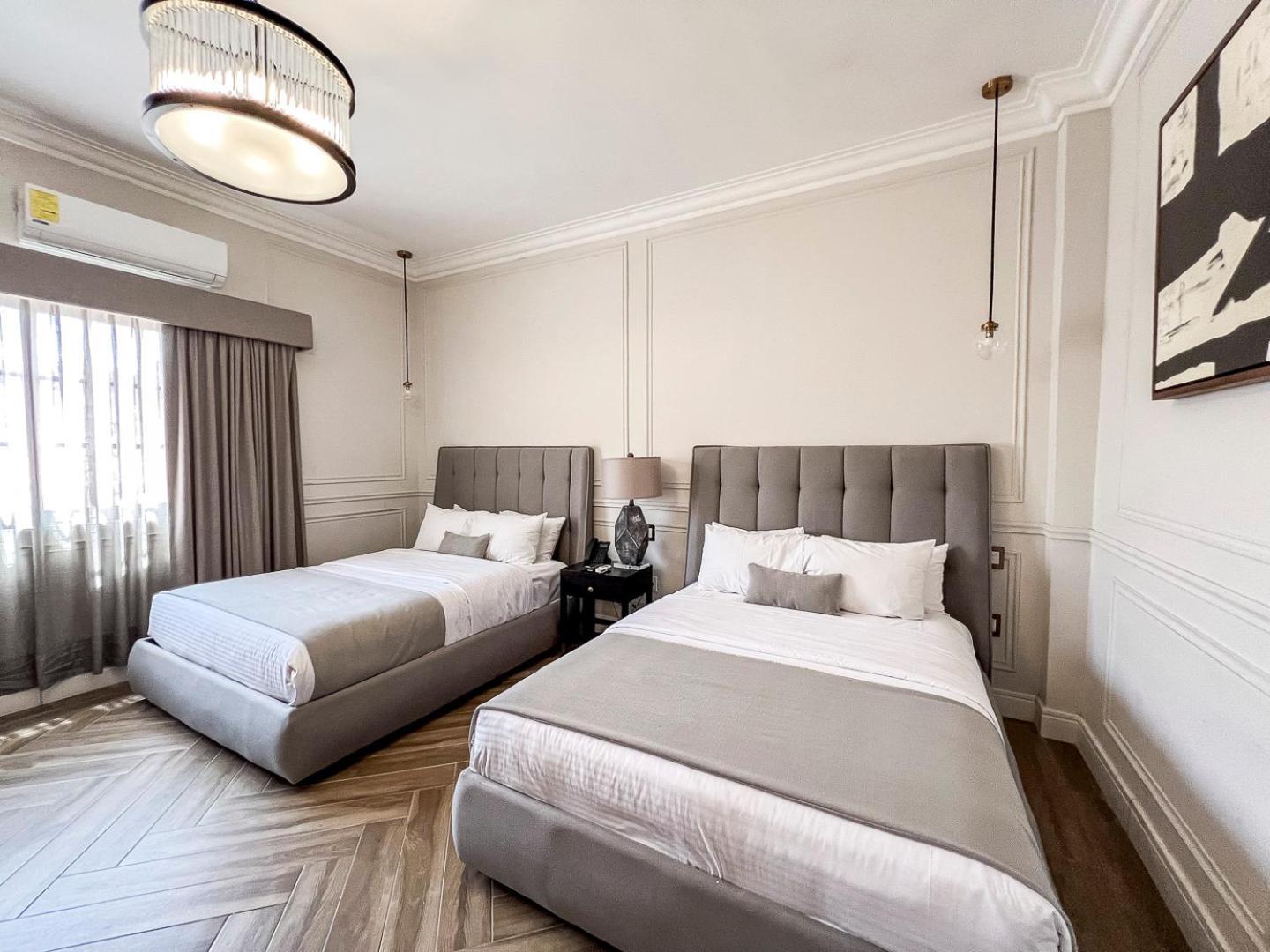 Hotel Mansion E Borbon เลออน ภายนอก รูปภาพ