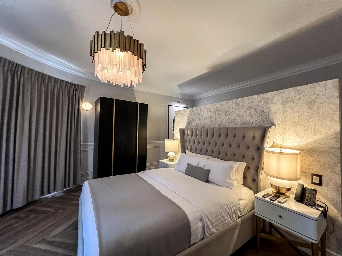 Hotel Mansion E Borbon เลออน ภายนอก รูปภาพ
