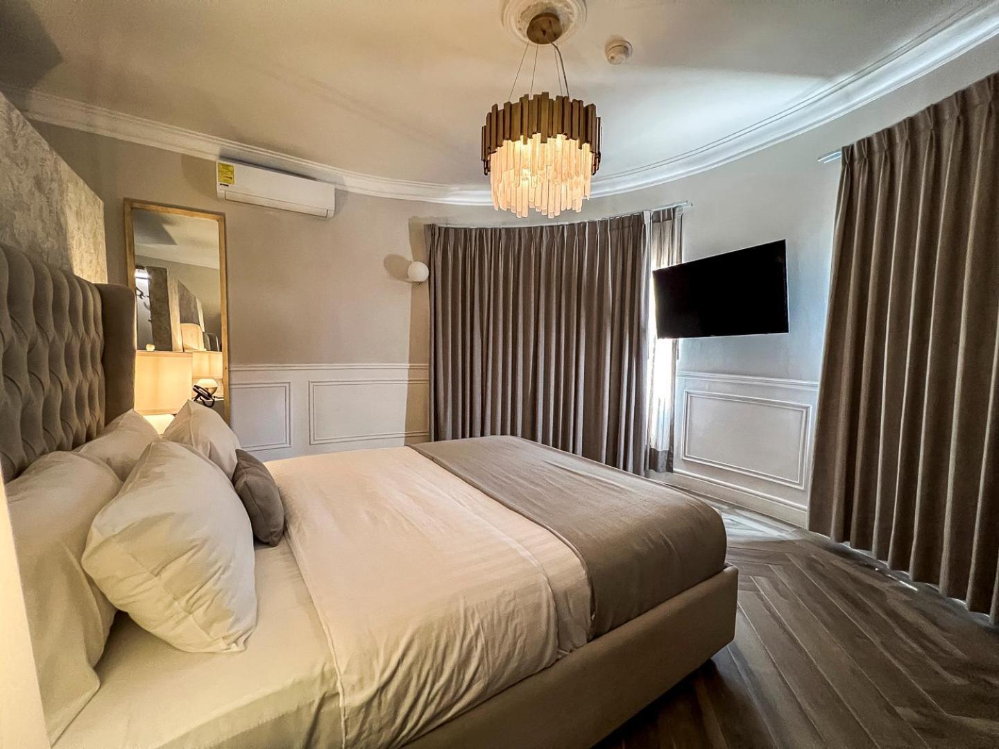 Hotel Mansion E Borbon เลออน ภายนอก รูปภาพ